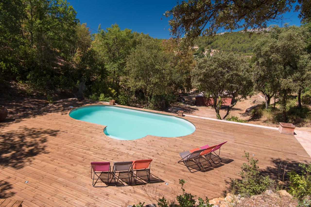 Piscine et Terrasse