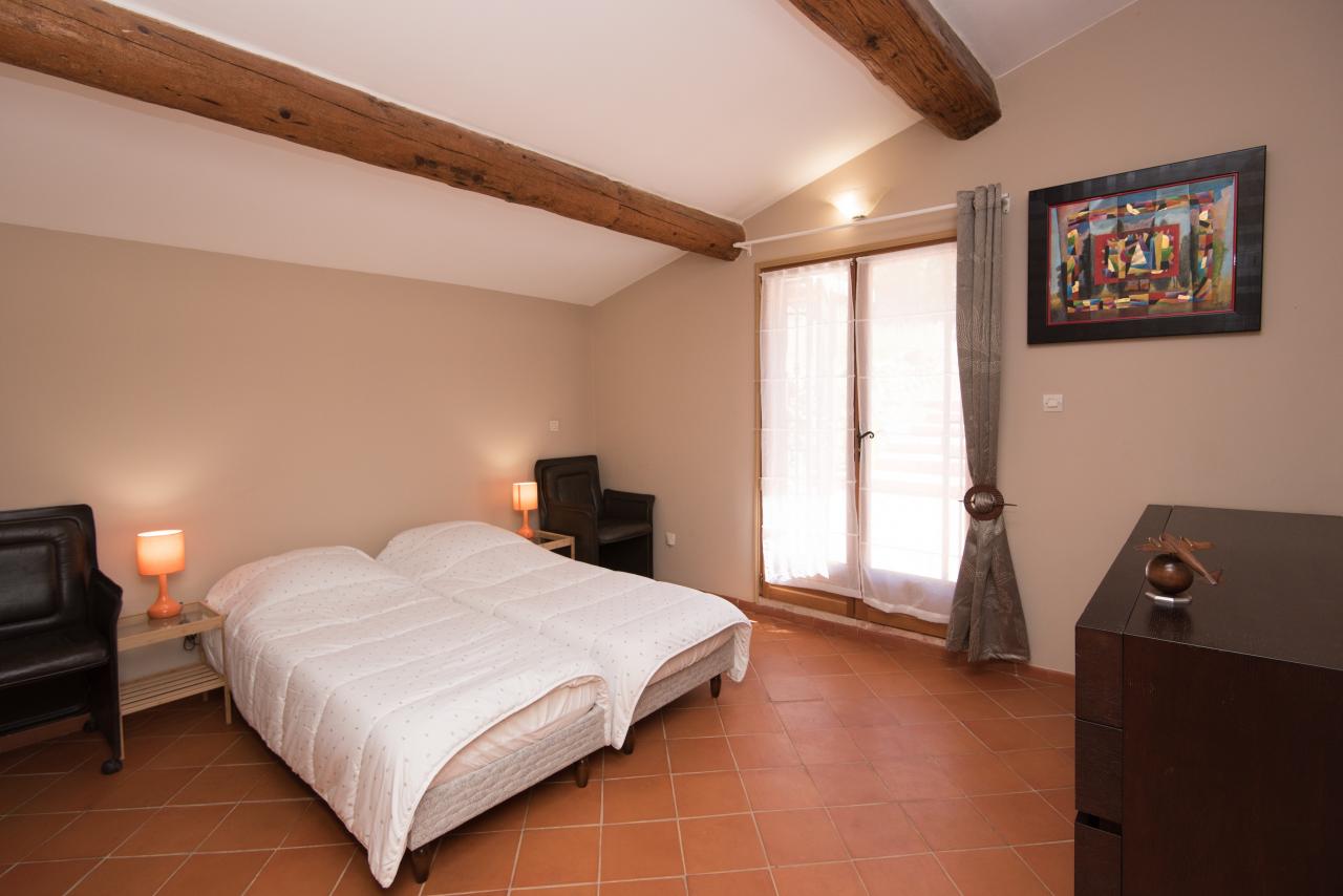 Chambre avec 2 lits simples
